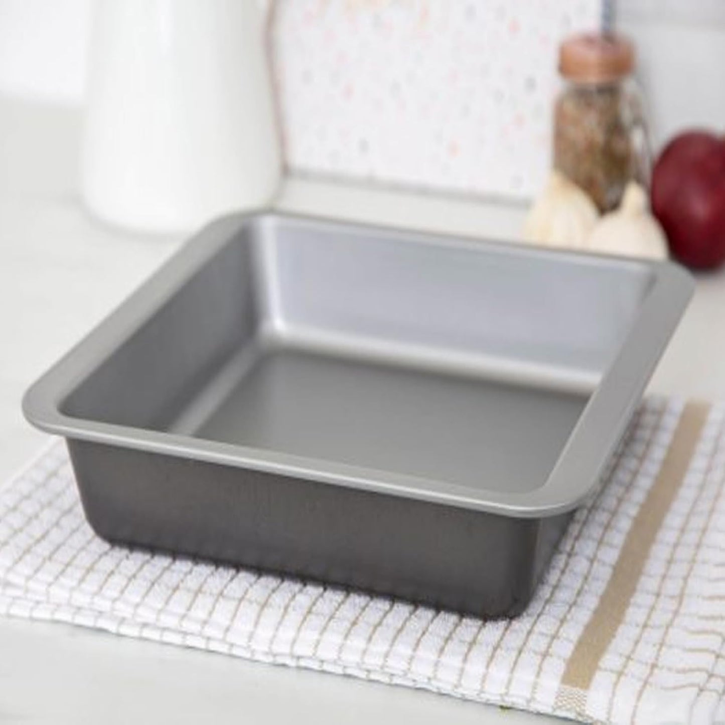Non-Stick Brownie Pan Tray Bake with Loose Base