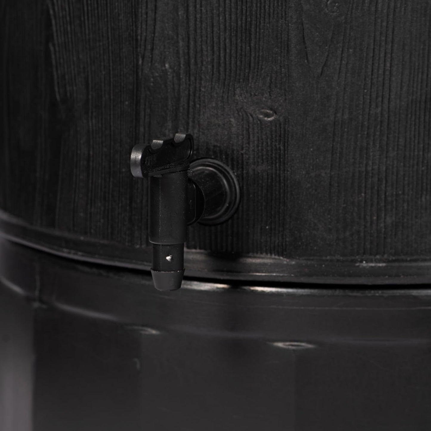 XL 150L Oak Wood Effect Water Butts With Stand, Tap, Rain Diverter & Lid